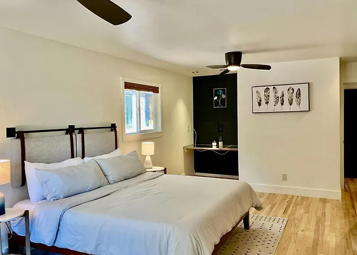 Hermosa Hideaway